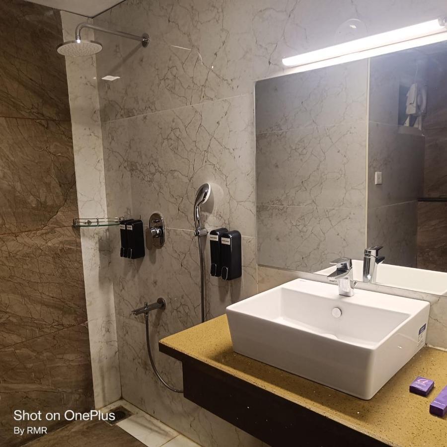 Astra Hotels & Suites Whitefield Near To Nallurahalli Metro Station And Ktpo بنغالور المظهر الخارجي الصورة